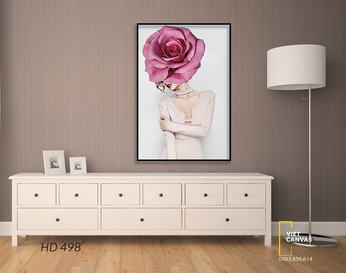 Tranh Cô Gái Cài Hoa Hồng - HD498