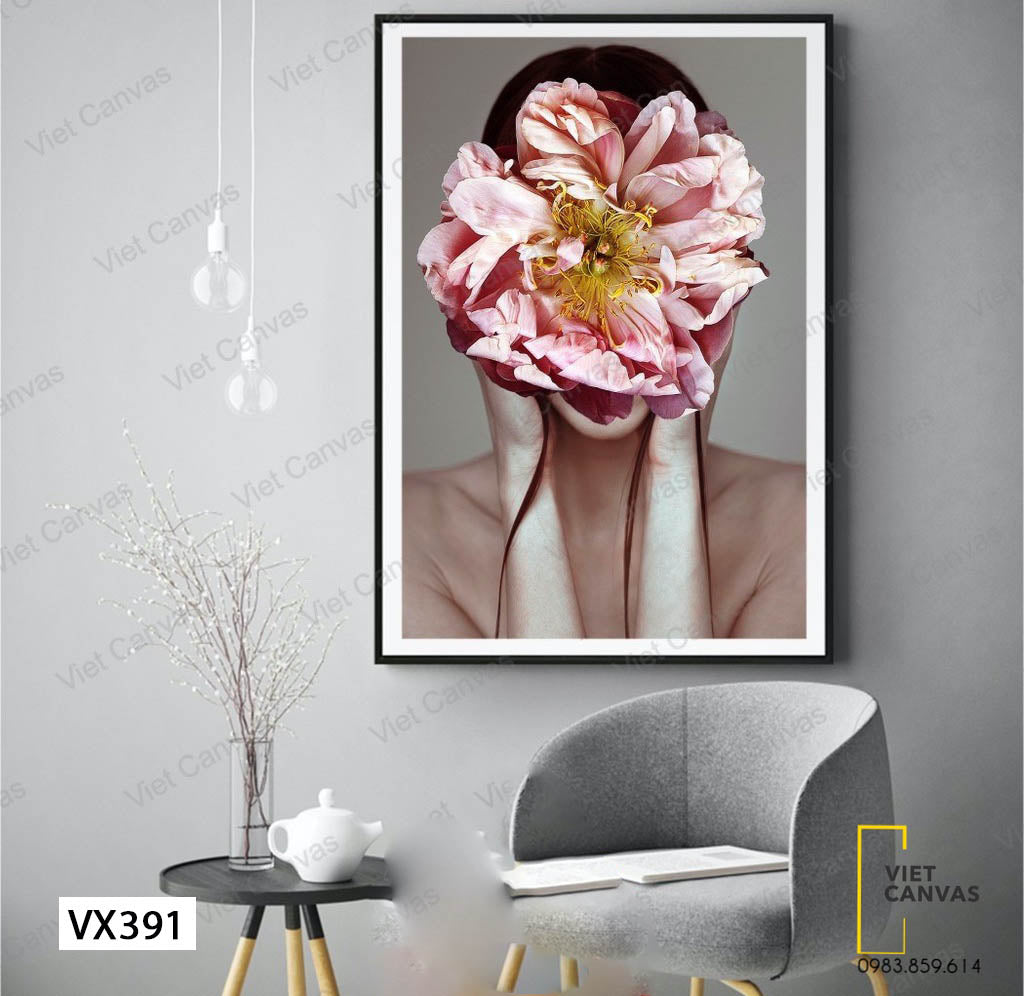 Tranh Cô Gái Bên Hoa - VX391