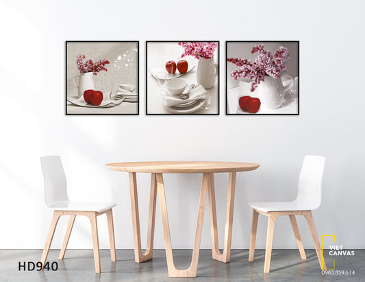 Bộ 3 Tranh Quả Táo Đỏ Bên Lọ Hoa - HD940