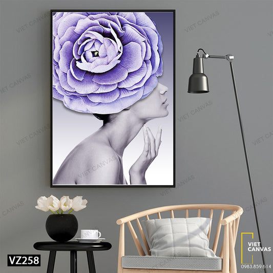 Tranh Cô Gái Cài Hoa Tím - VZ258