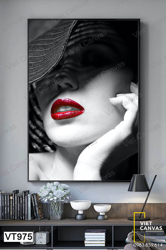 Tranh Cô Gái Với Đôi Môi Đỏ - VT975