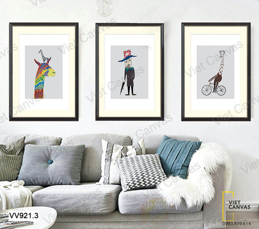 Bộ 3 Tranh Hươu Cao Cổ Và Người Đàn Ông - VV921.3