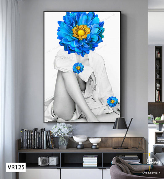Tranh Cô Gái Và Bông Hoa - VR125