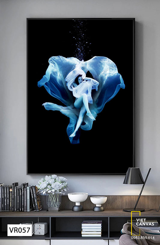 Tranh Cô Gái Và Vải Lụa - VR057