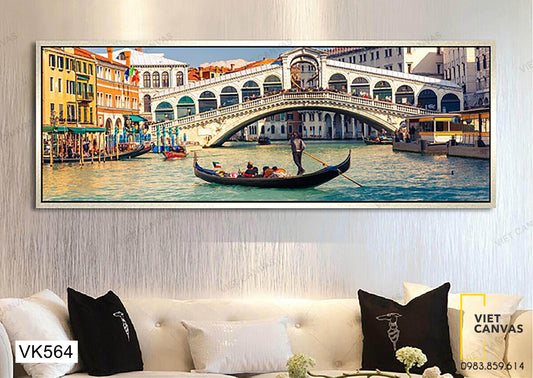 Tranh Chèo Thuyền Trên Sông Giữa Lòng Thành Phố - VK564