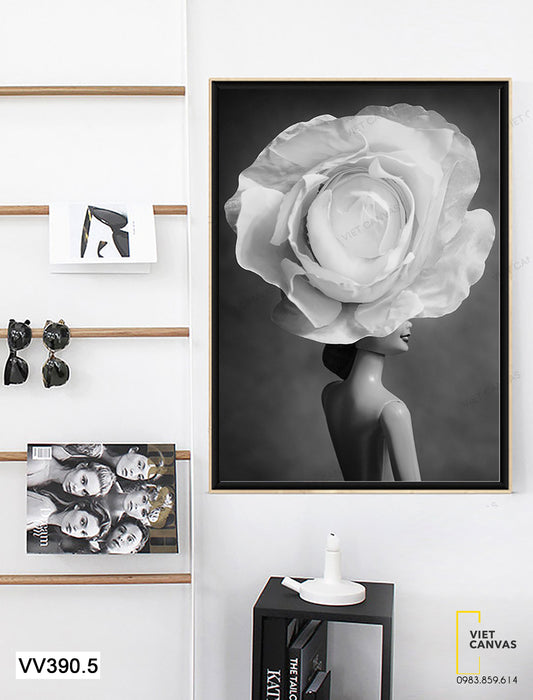 Tranh Cô Gái Và Bông Hoa - VV390.5